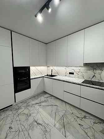 Manhattan City, Цирк, Політехнічна, Центр Киев