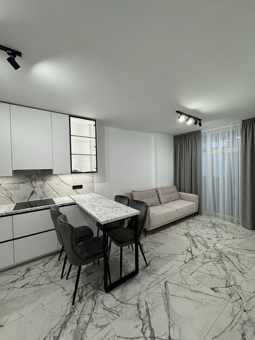 Manhattan City, Цирк, Політехнічна, Центр Киев - изображение 1