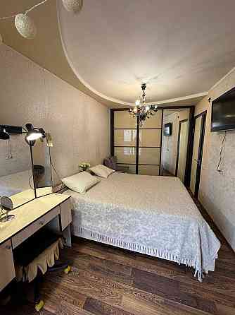 2 кімнатна квартира з чудовим плануванням та меблями,поруч з 25 школою Хмельницкий