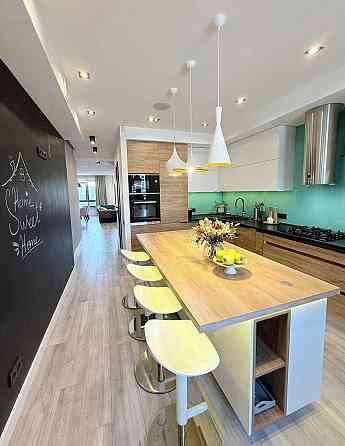 Продаж 4-кімнатної дворівневої квартири з гаражем бічна вул.Стрийська Сокольники