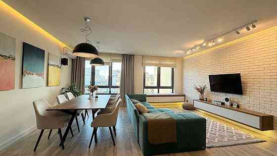 Продаж 4-кімнатної дворівневої квартири з гаражем бічна вул.Стрийська Сокольники