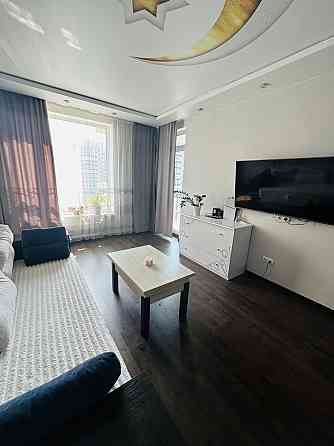 Продаж 2 х кімн. квартири метро Славутич. Київ