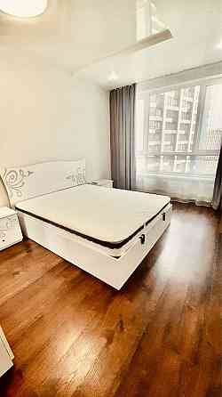 Продаж 2 х кімн. квартири метро Славутич. Київ