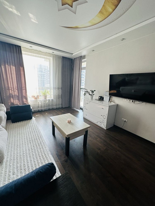 Продаж 2 х кімн. квартири метро Славутич. Киев - изображение 1