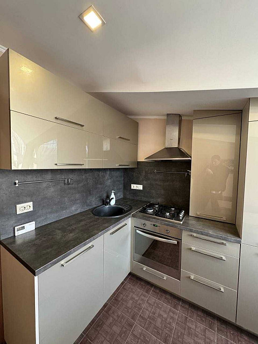 Продам 2-х кімнатну з ремонтом Ірпінь - зображення 2