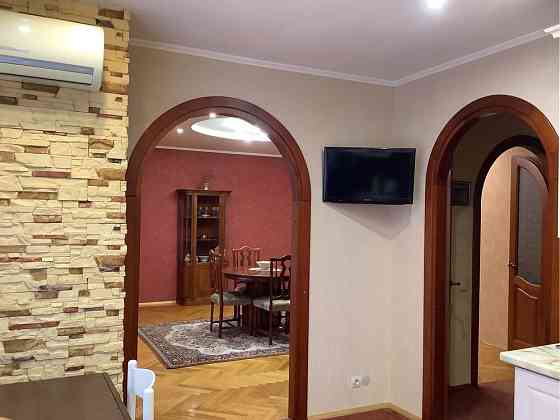 Оренда комфортноі квартири в Центрі, вул. Кониського (Тургенівська) Київ