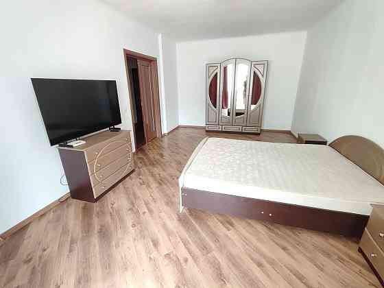 Оренда однокімнатна новобудова в центрі Черновцы