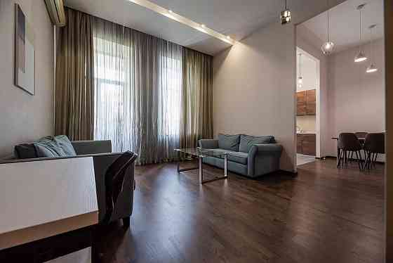 2-к. возле метро Крещатик, ул. Городецкого 11. Без комиссии! Київ