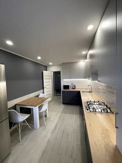 3-кімнатна квартира, бул. Зоряний біля ТЦ Дафі Дніпро - зображення 1