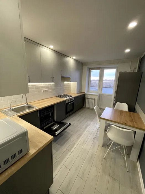 3-кімнатна квартира, бул. Зоряний біля ТЦ Дафі Дніпро - зображення 2