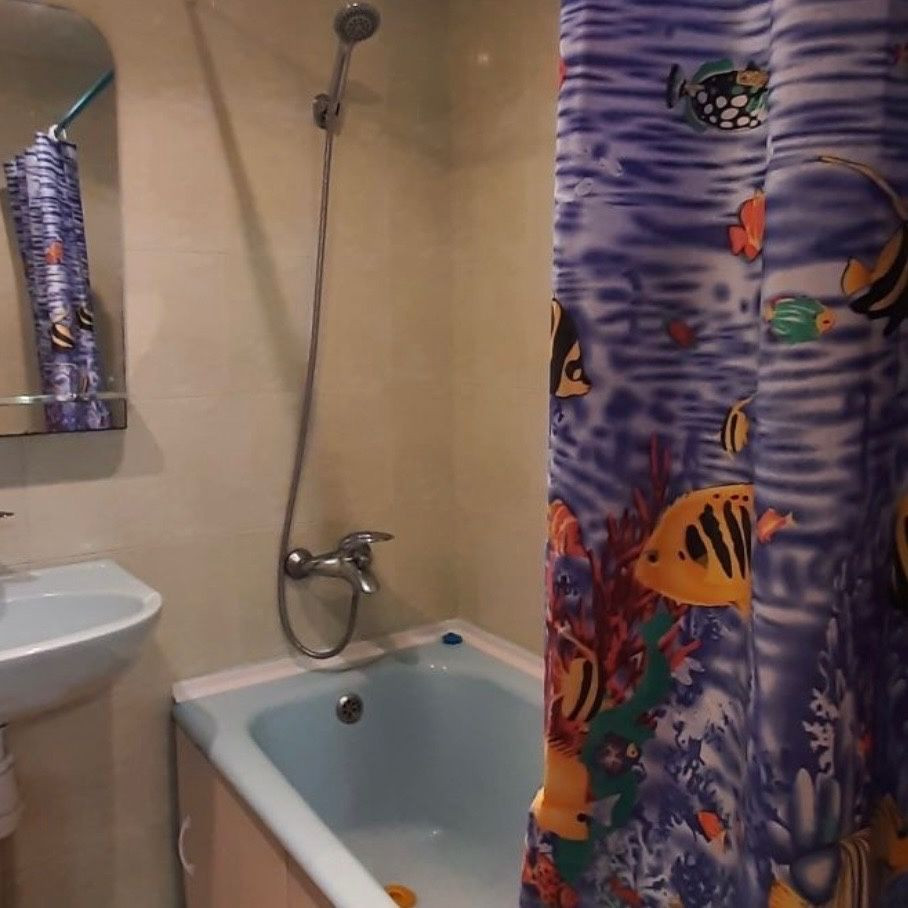 Артема 5 новый дом парковка во дворе Полтава - изображение 2