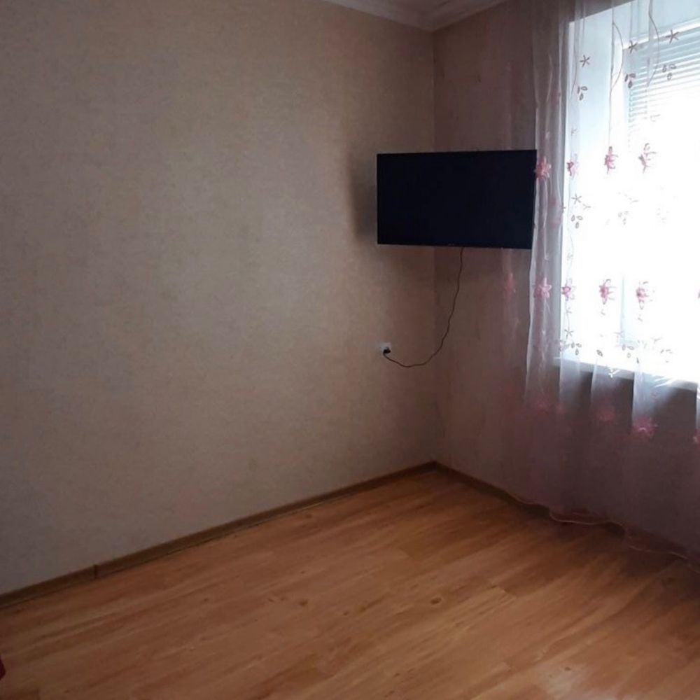 Артема 5 новый дом парковка во дворе Полтава - изображение 4