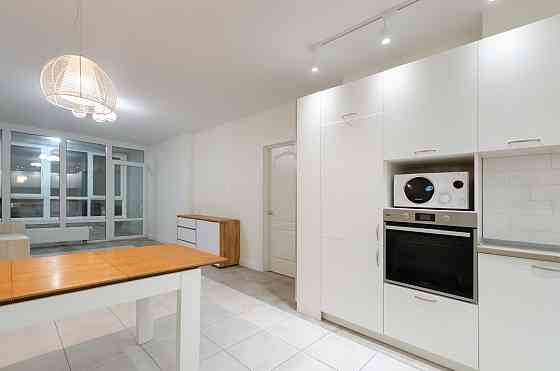 Олеся, 4-А, 2-кімн. квартира в ЖК “Варшавський”,93 м2 Ремонт Генератор Київ