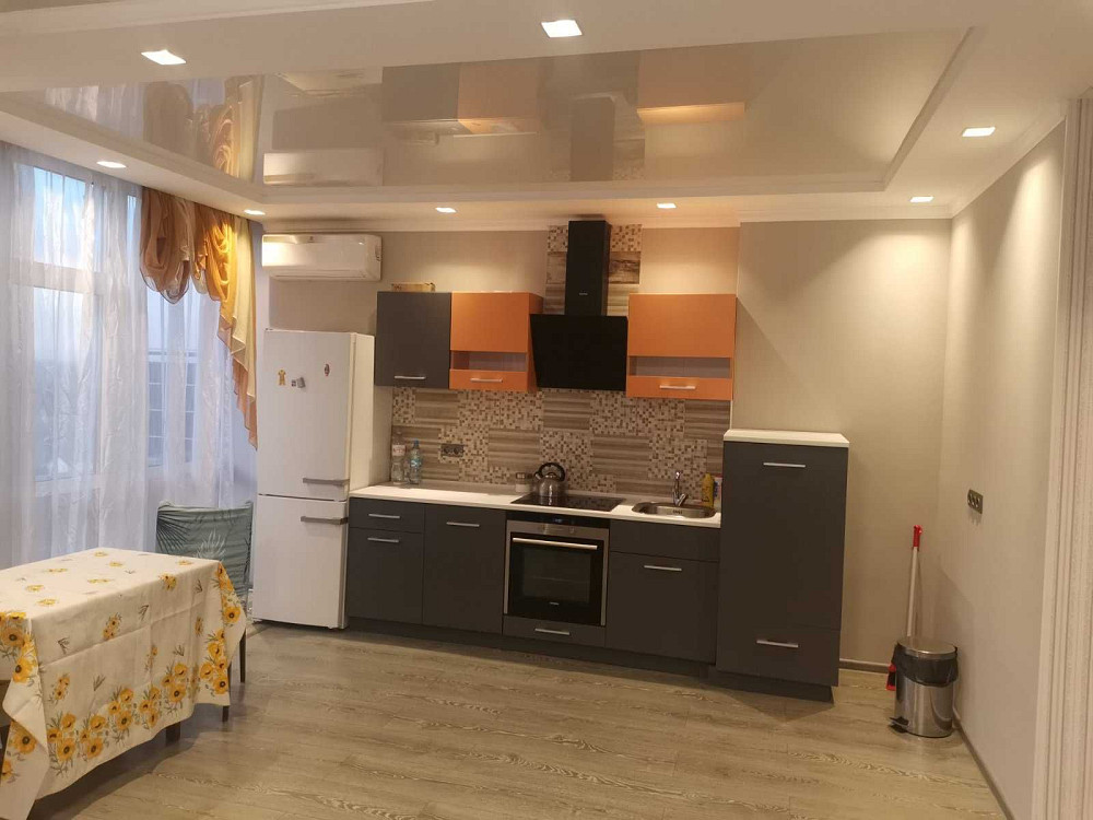 1 к Небесной Сотни, евроремонт, 7000грн Риелтор. Одеса - зображення 1