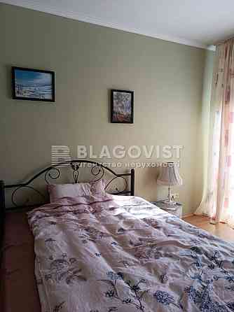 Сдам 2 к роздільна. м Печерська  -2 хв . Лесі Українки. Алмазова Київ