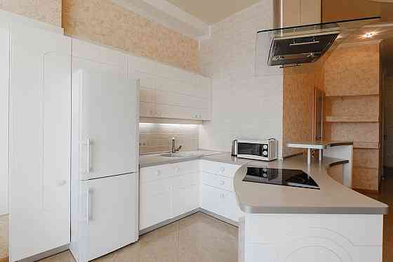 Сдаю помесячно квартиру в Аркадийском Дворце в Одессе возле моря. Одеса