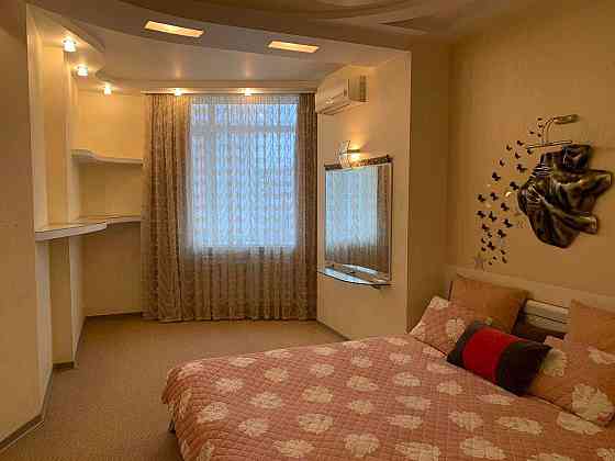 Продаж трикімнатної квартири за адресом: Урлівська 4а. Київ