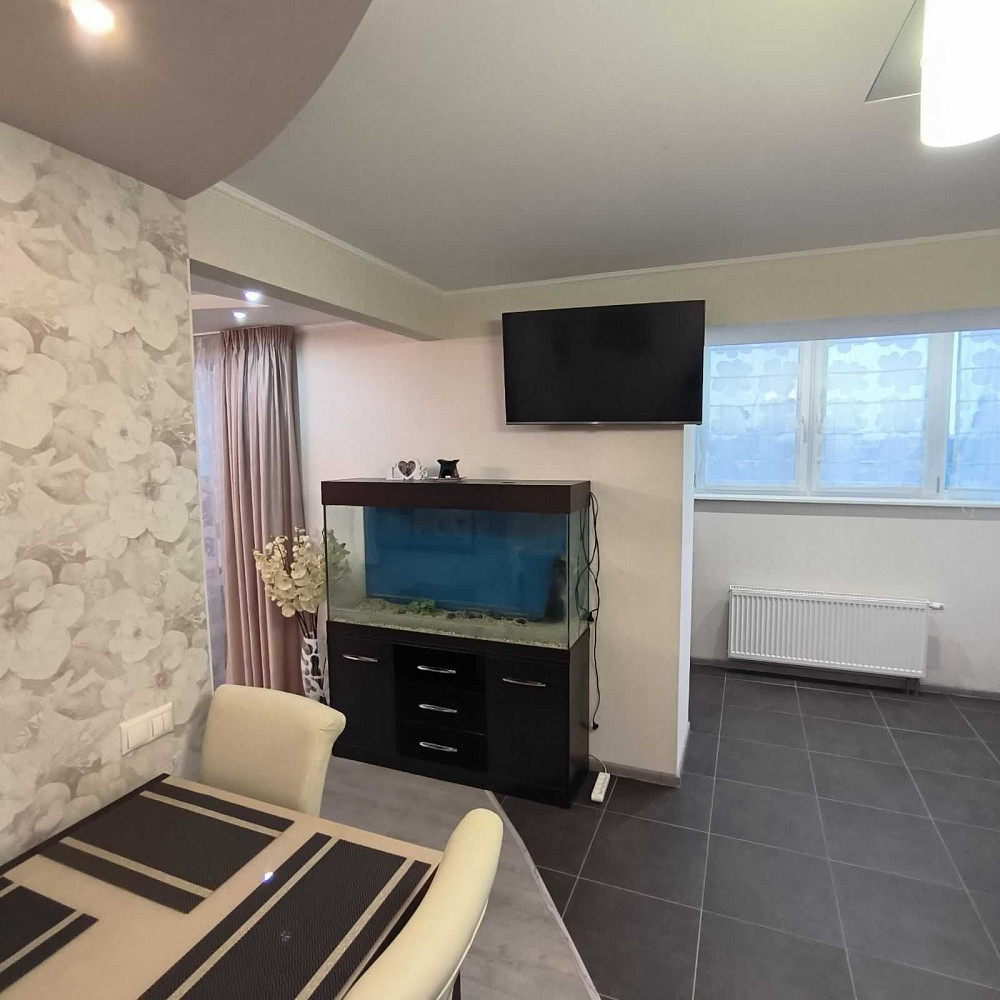 Простора 3-кімн. Нова ціна Центр з ремонтом меблями та технікою Черкаси - зображення 5