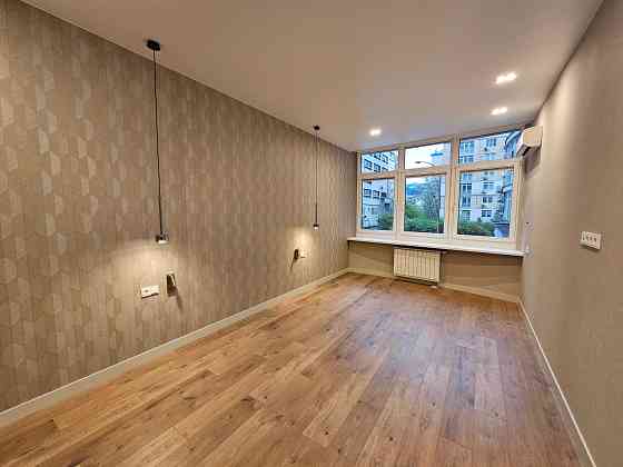 Продам 4-к квартиру з новим ремонтом на ДмитріЇвськой 82 Київ