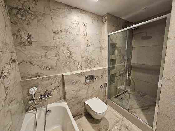 Продам 4-к квартиру з новим ремонтом на ДмитріЇвськой 82 Київ