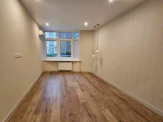 Продам 4-к квартиру з новим ремонтом на ДмитріЇвськой 82 Київ