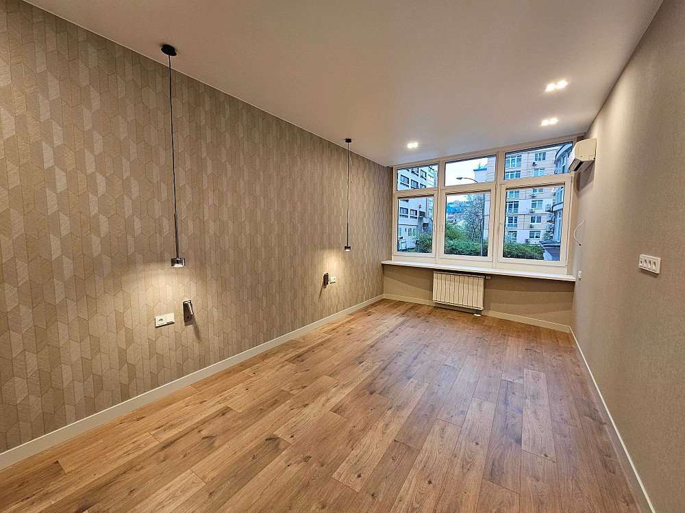 Продам 4-к квартиру з новим ремонтом на ДмитріЇвськой 82 Київ - зображення 3