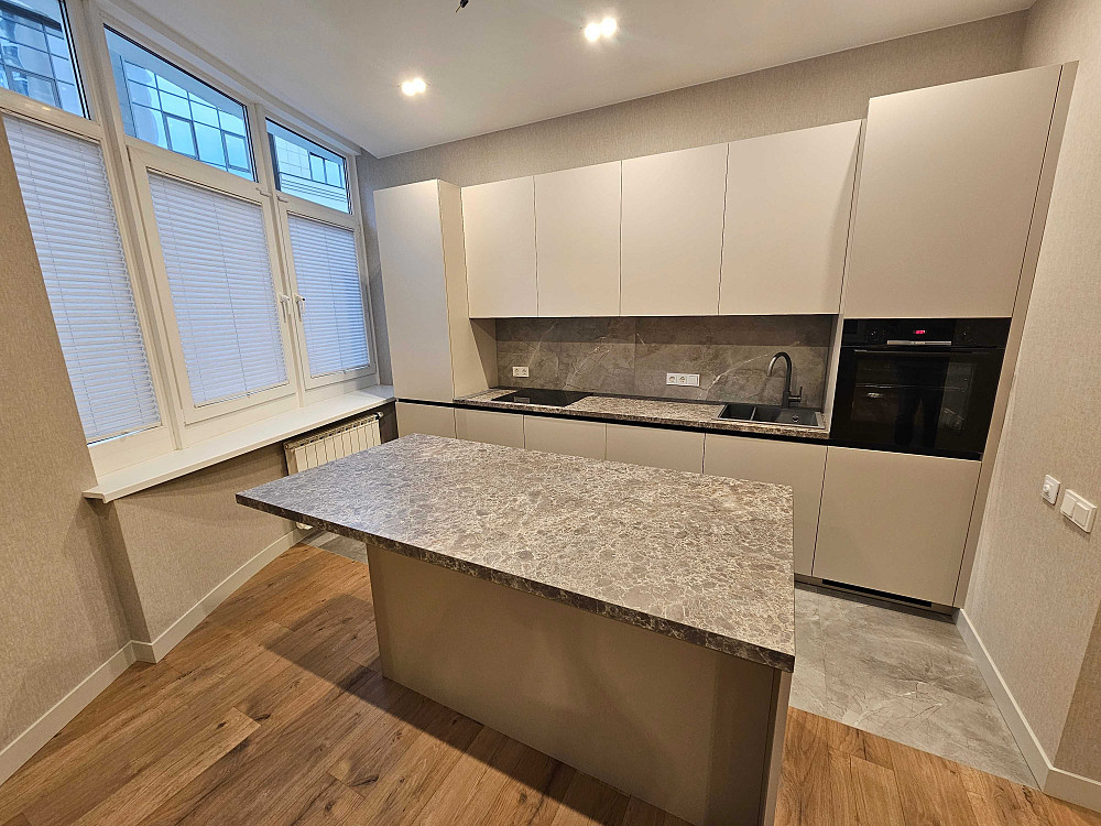 Продам 4-к квартиру з новим ремонтом на ДмитріЇвськой 82 Київ - зображення 2