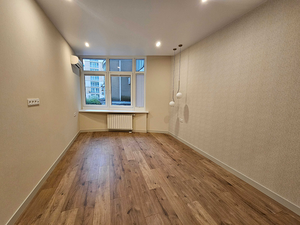 Продам 4-к квартиру з новим ремонтом на ДмитріЇвськой 82 Київ - зображення 6