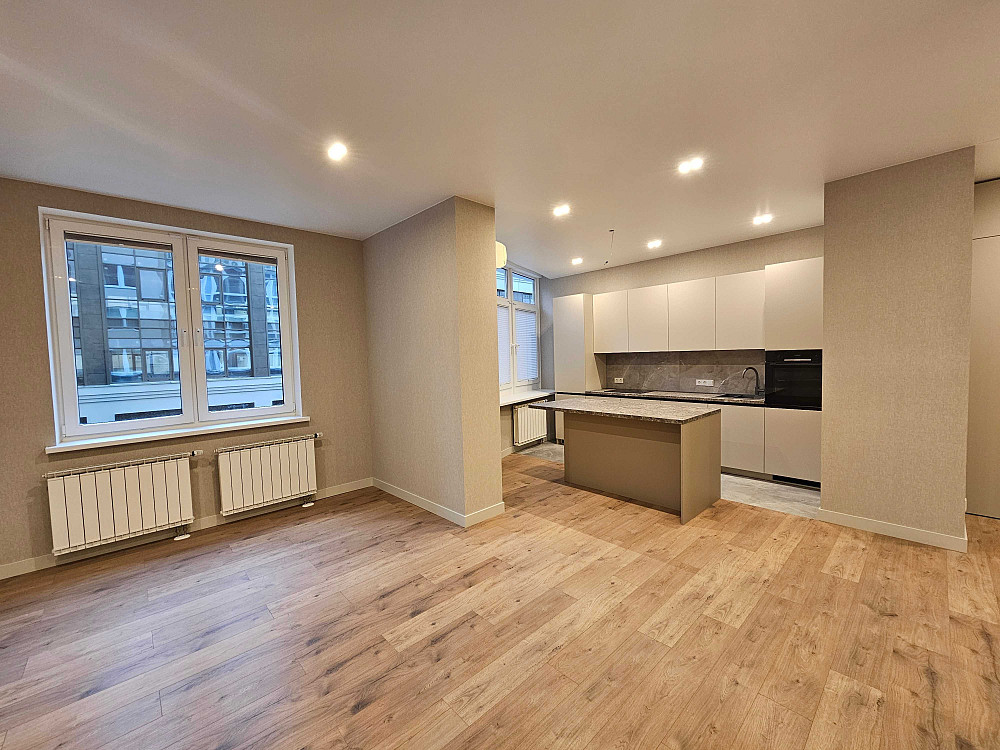 Продам 4-к квартиру з новим ремонтом на ДмитріЇвськой 82 Київ - зображення 1