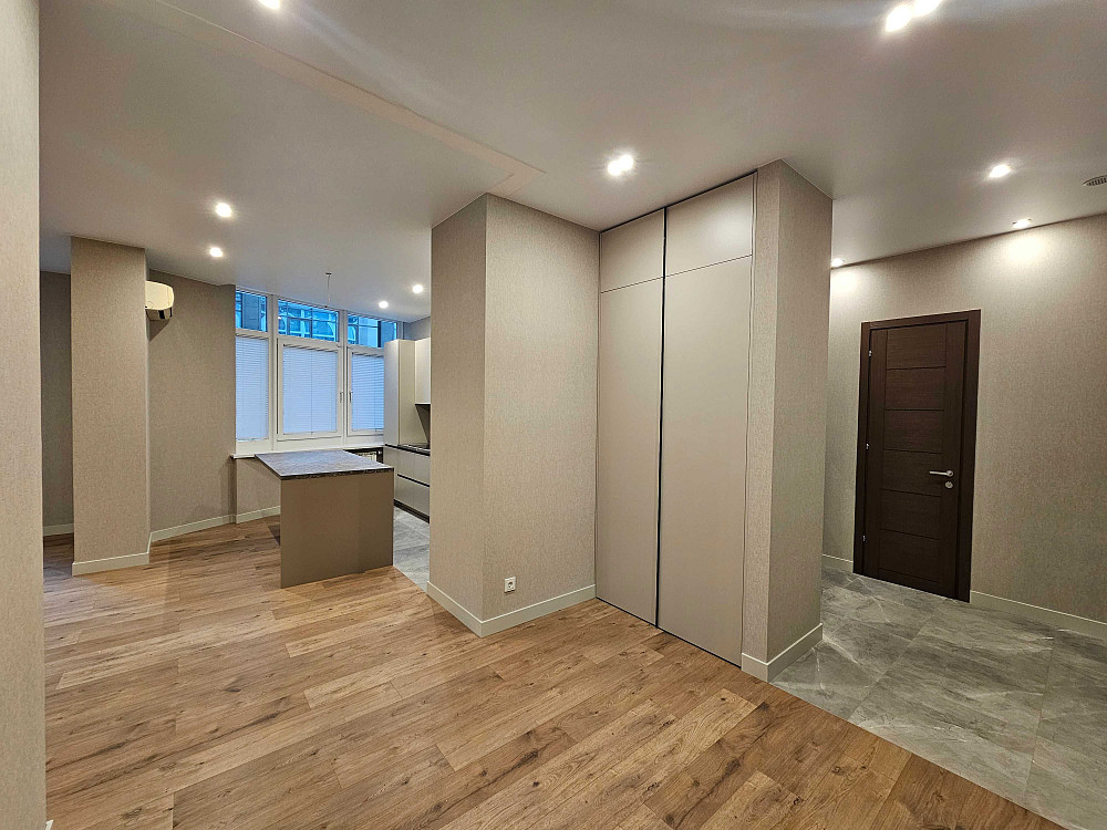 Продам 4-к квартиру з новим ремонтом на ДмитріЇвськой 82 Київ - зображення 7