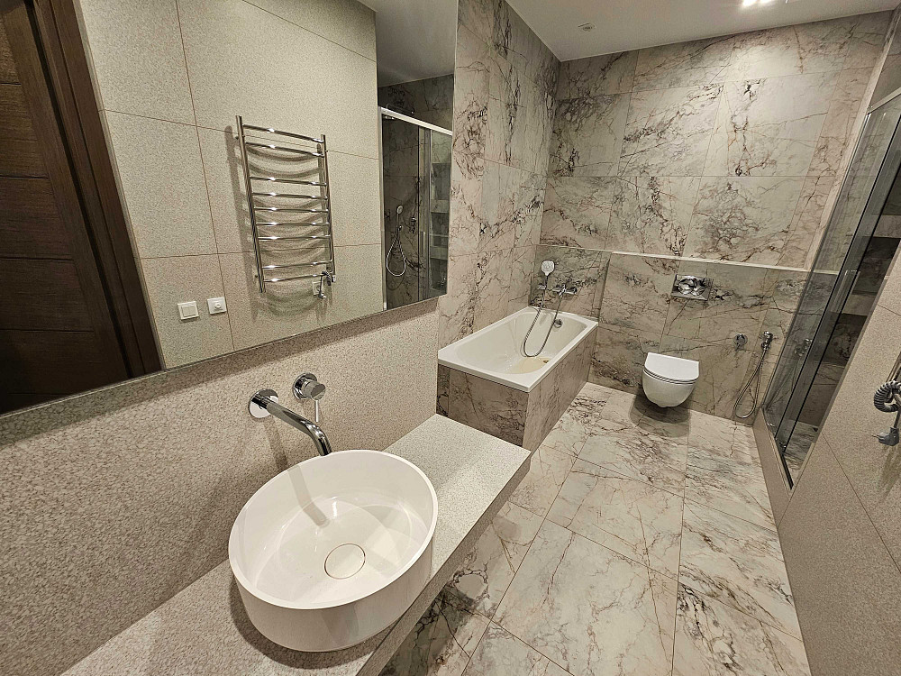 Продам 4-к квартиру з новим ремонтом на ДмитріЇвськой 82 Київ - зображення 4