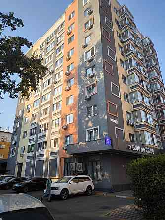 Вид на парк Мама. Простора кухня з диваном. Газ. Ирпень