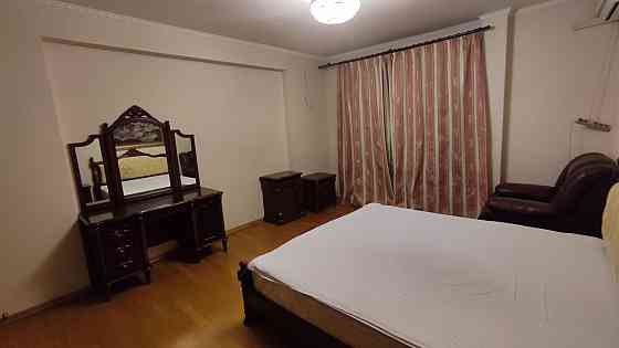 метро Печерск 100 метров 1-ком квартира с мебелью и техникой 58м2 Киев