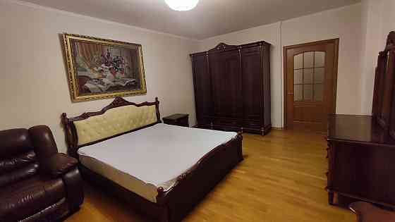 метро Печерск 100 метров 1-ком квартира с мебелью и техникой 58м2 Киев