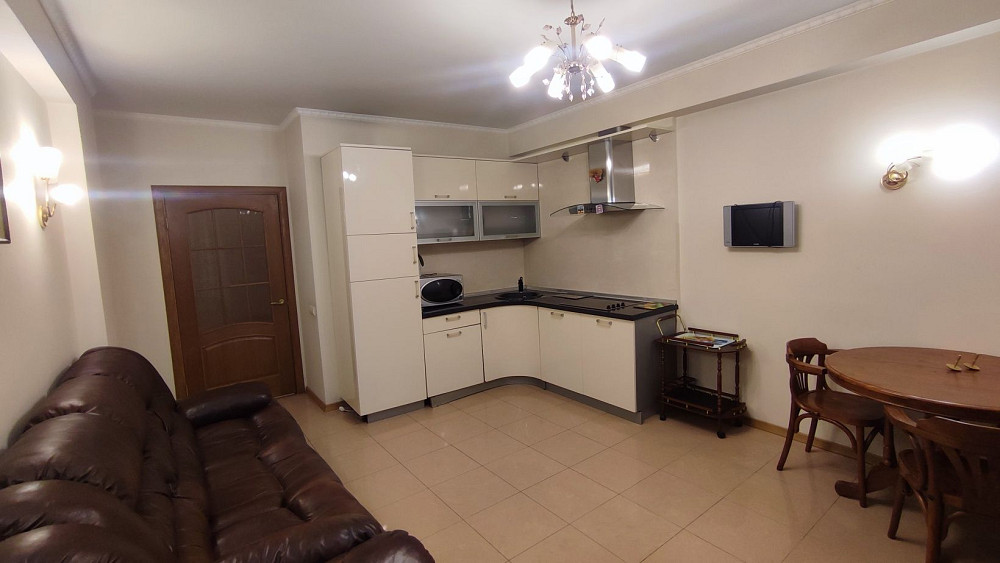 метро Печерск 100 метров 1-ком квартира с мебелью и техникой 58м2 Киев - изображение 4