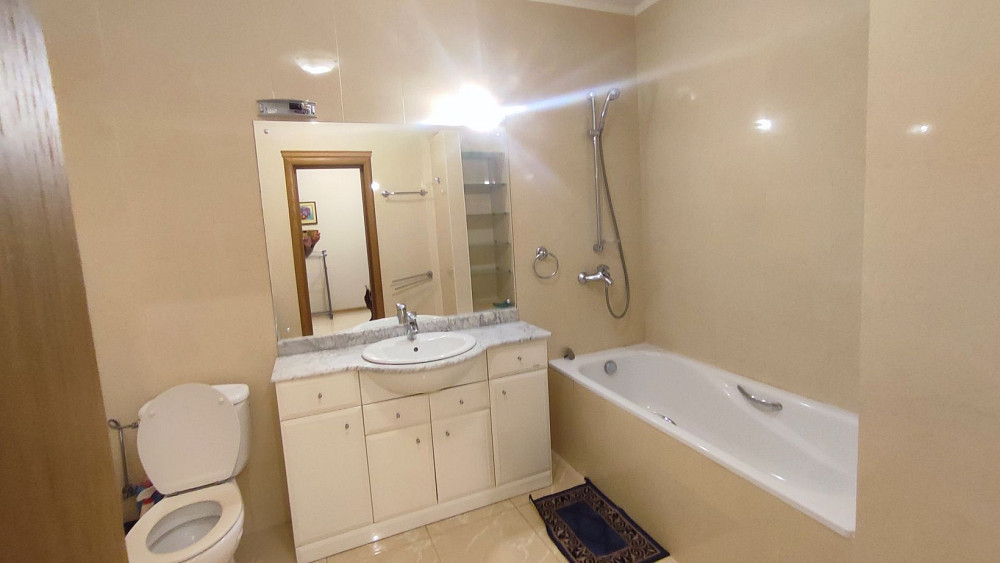 метро Печерск 100 метров 1-ком квартира с мебелью и техникой 58м2 Киев - изображение 7