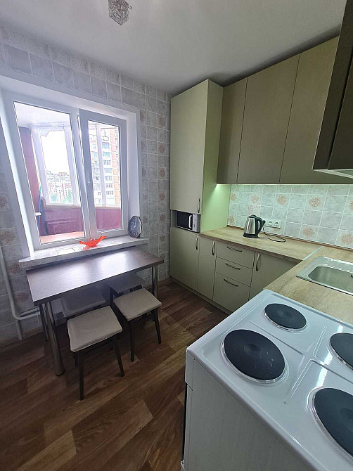 Вул. Бикова, б.12   біля Спорт Лайфу , ринок! Вільна Киев - изображение 1