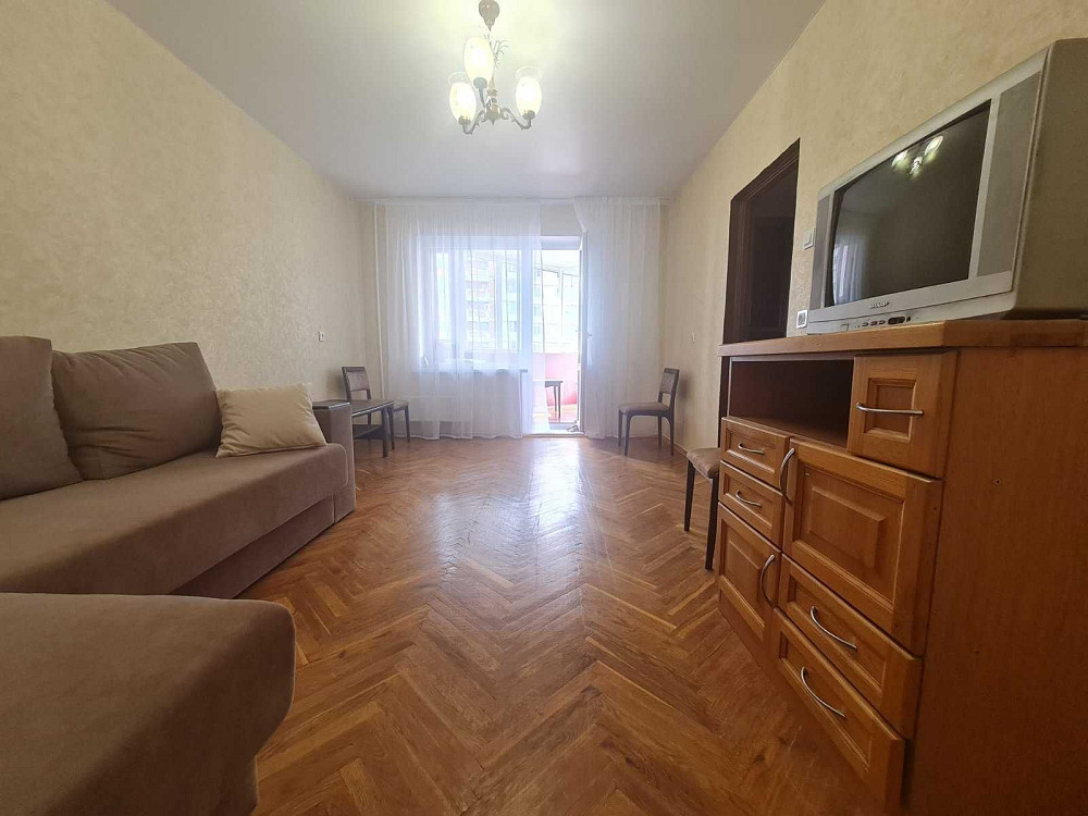 Вул. Бикова, б.12   біля Спорт Лайфу , ринок! Вільна Киев - изображение 5