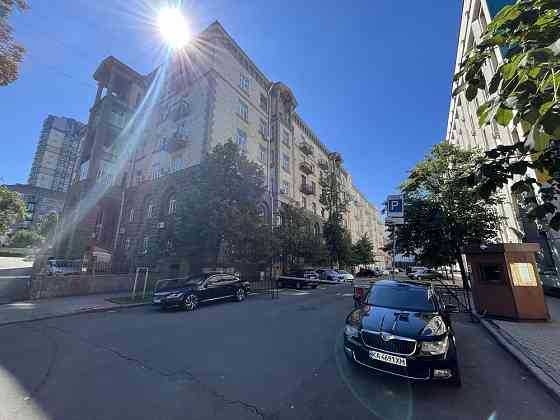 Продаж квартири, Київ, центр, вул.Банкова Київ