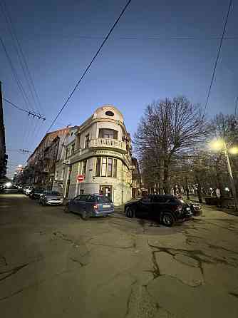 Продаж 3 кімнатної квартири центр вул. Першотравнева Чернівці