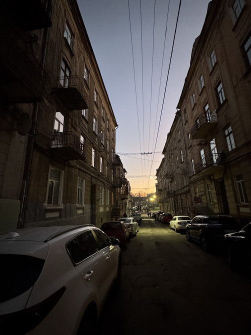 Продаж 3 кімнатної квартири центр вул. Першотравнева Чернівці - зображення 2