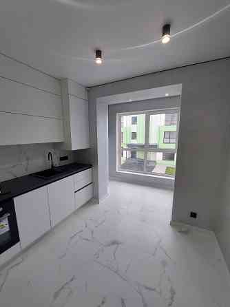 Продам укомплектовану сучасну квартиру в новобудові Ровно