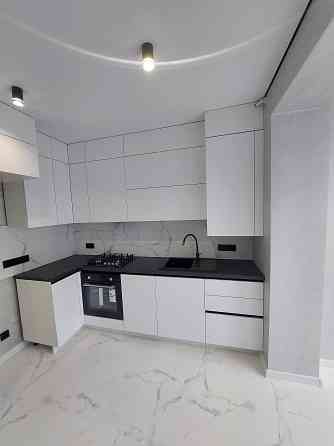 Продам укомплектовану сучасну квартиру в новобудові Ровно