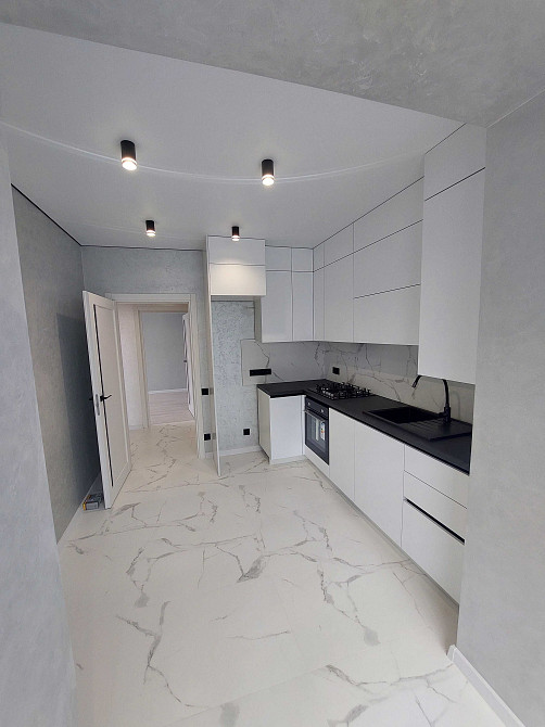 Продам укомплектовану сучасну квартиру в новобудові Рівне - зображення 1