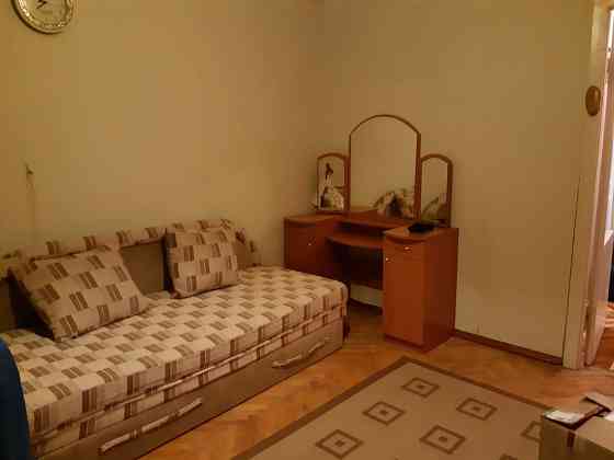 Квартира-гостинка біля ТЦ Квадрат Київ