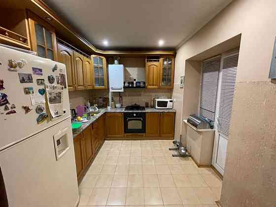 Здається в оренду трьох кімнатна квартира Ужгород