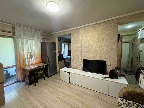 Продам 3к квартиру на пр. Богдана Хмельницкого 114 (12 квартал) Дніпро