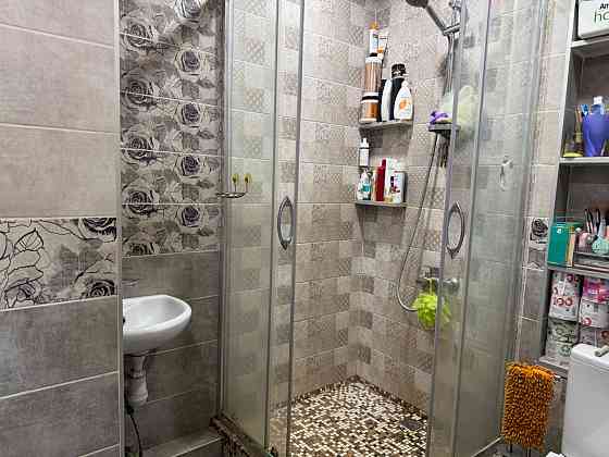 Продам 3к квартиру на пр. Богдана Хмельницкого 114 (12 квартал) Дніпро