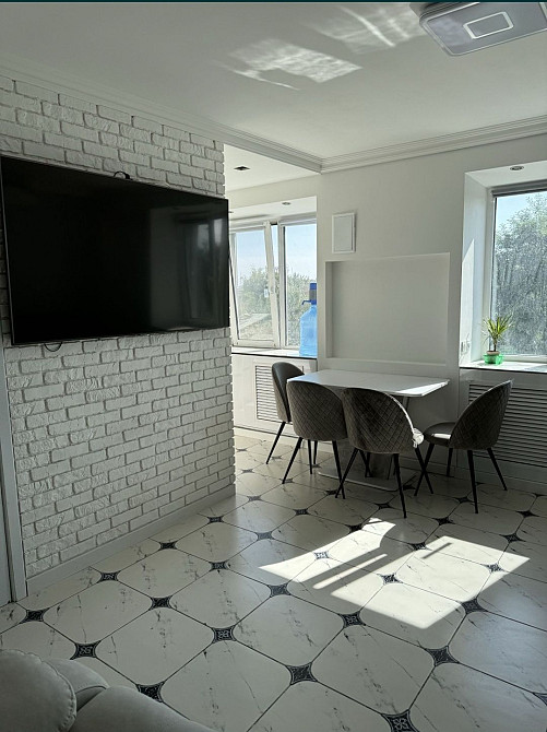 Продам 3 кім. кв. в центрі м. Сміла повністью з меблями і технікою Сміла - зображення 1