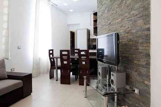 Охайна квартира біля парку Львов